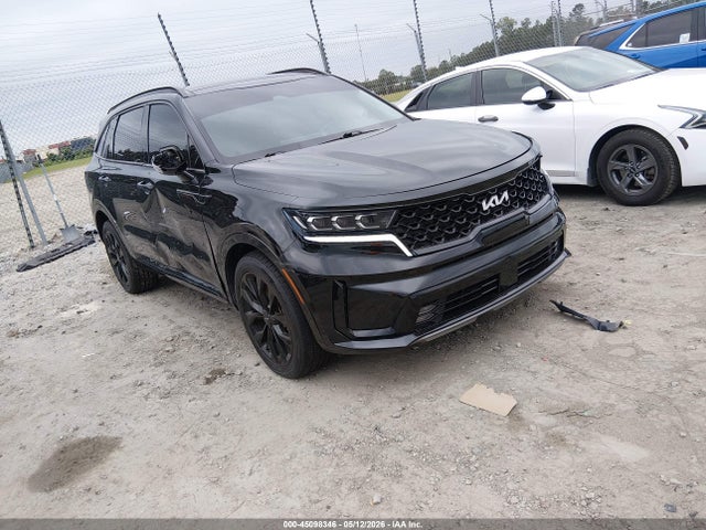 Salvage Kia Sorento Image