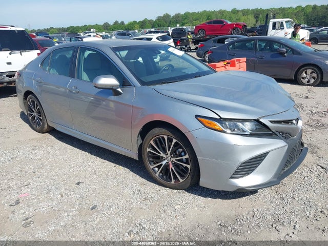 Salvage Toyota Camry Image