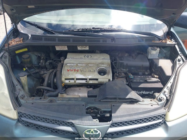 Toyota Sienna Le