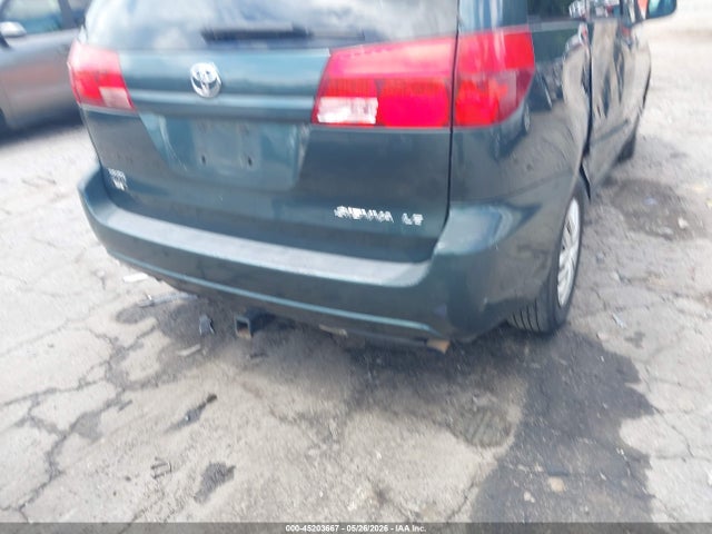 Toyota Sienna Le