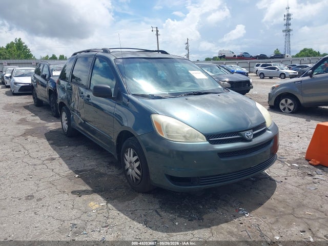 Salvage Toyota Sienna Image
