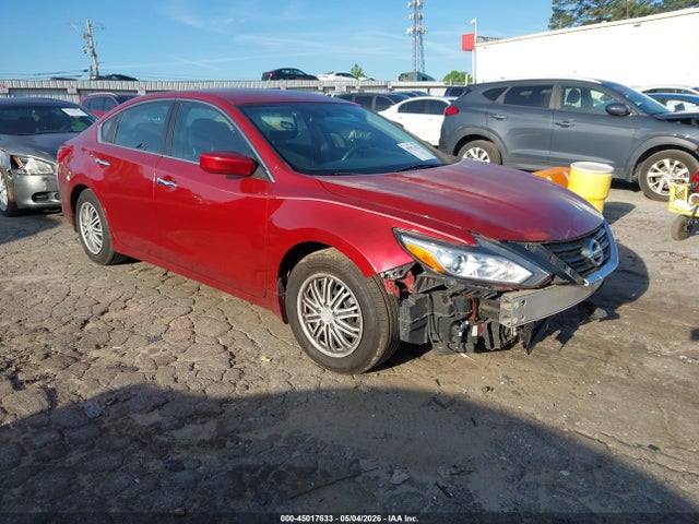Salvage Nissan Altima Image
