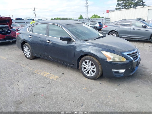 Salvage Nissan Altima Image