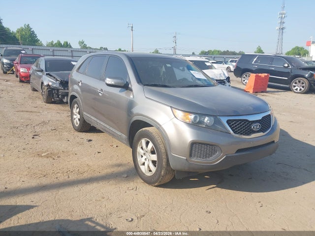 Salvage Kia Sorento Image