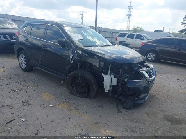Salvage Nissan Rogue Image