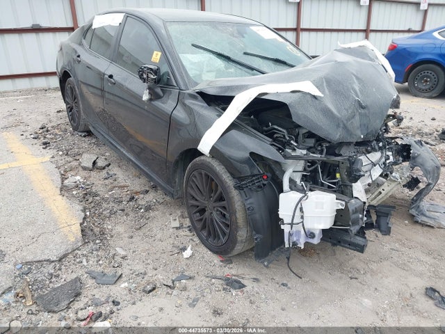 Toyota Camry Se Nightshade Edition