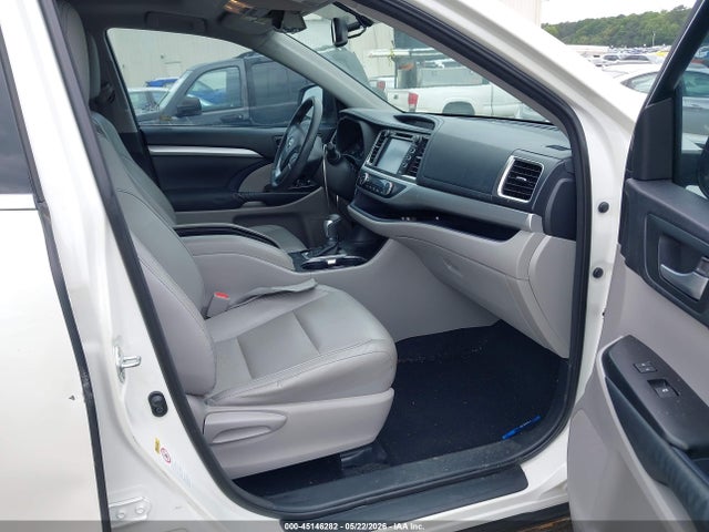 Toyota Highlander Xle V6
