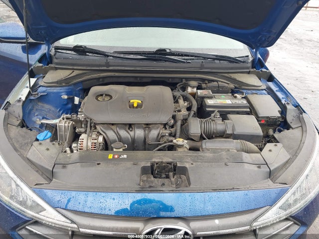Hyundai ELANTRA Sel