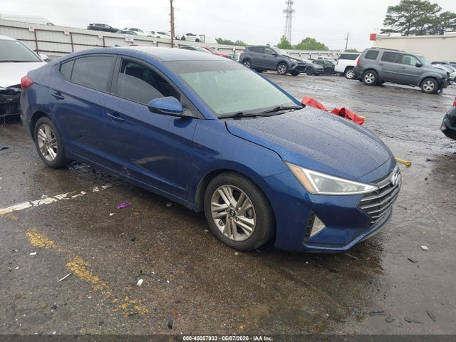Salvage Hyundai ELANTRA Image
