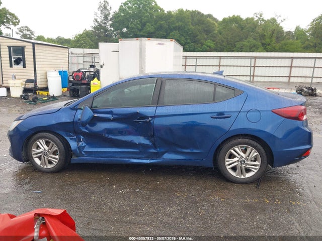 Hyundai ELANTRA Sel