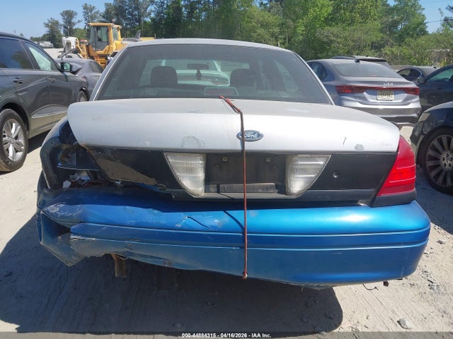 Ford Crown Victoria
