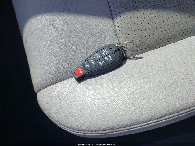 Chrysler Town & Country Touring Plus