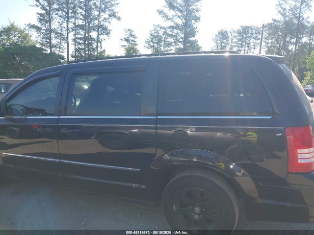 Chrysler Town & Country Touring Plus
