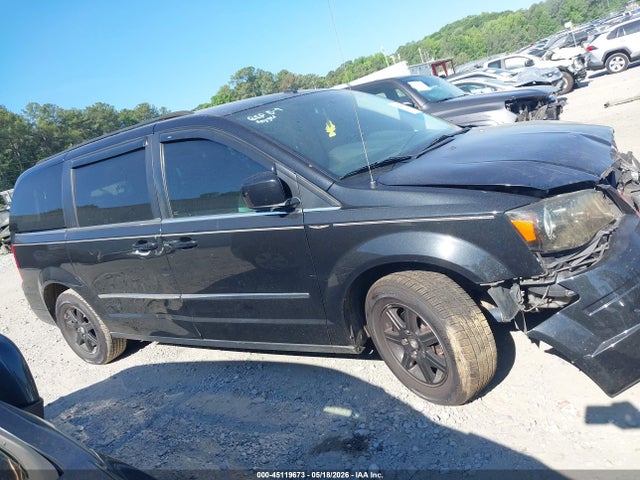 Chrysler Town & Country Touring Plus