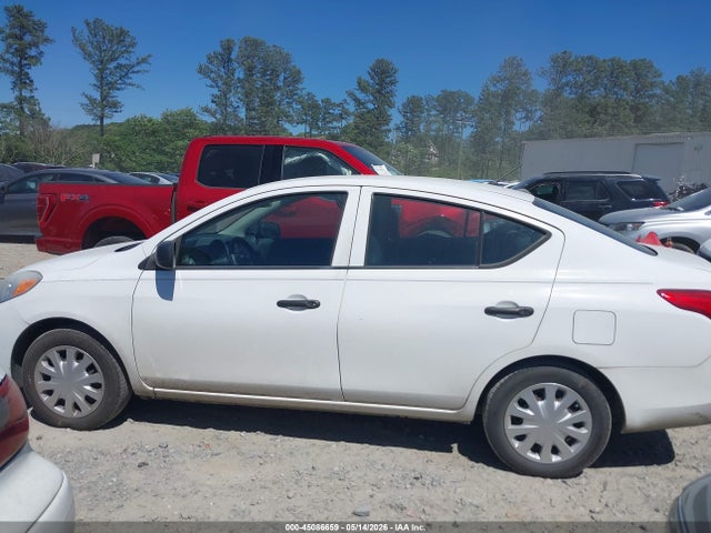 Nissan Versa 1.6 S