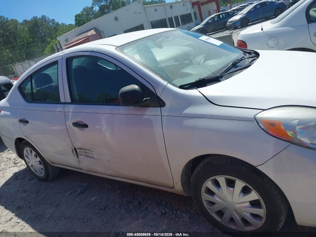 Nissan Versa 1.6 S