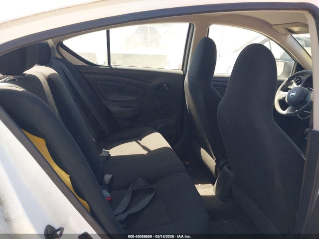 Nissan Versa 1.6 S