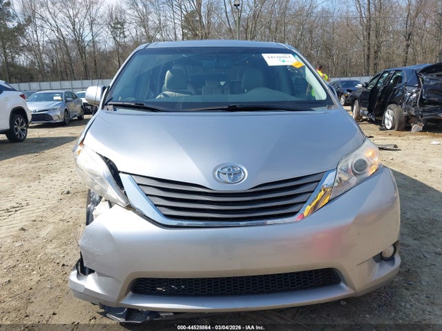 Toyota Sienna Xle V6 8 Passenger