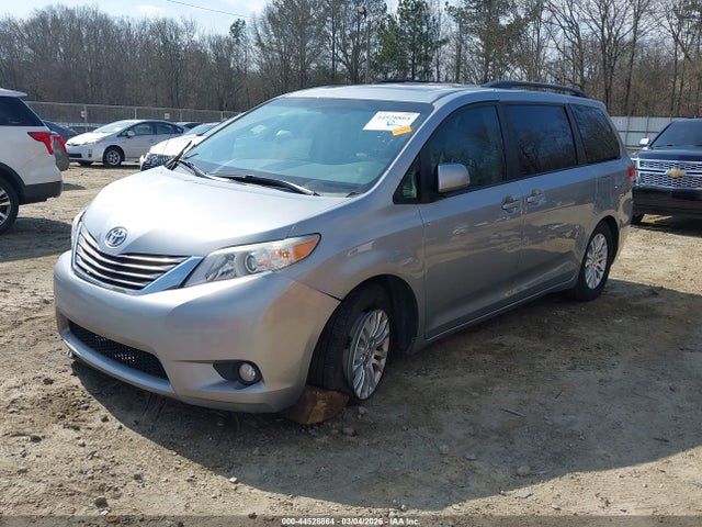 Toyota Sienna Xle V6 8 Passenger