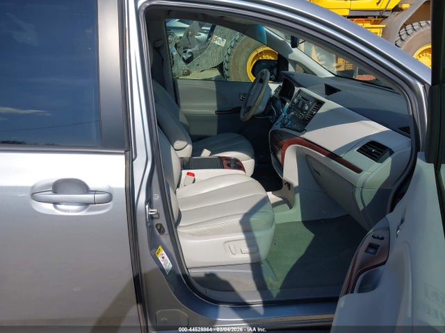 Toyota Sienna Xle V6 8 Passenger