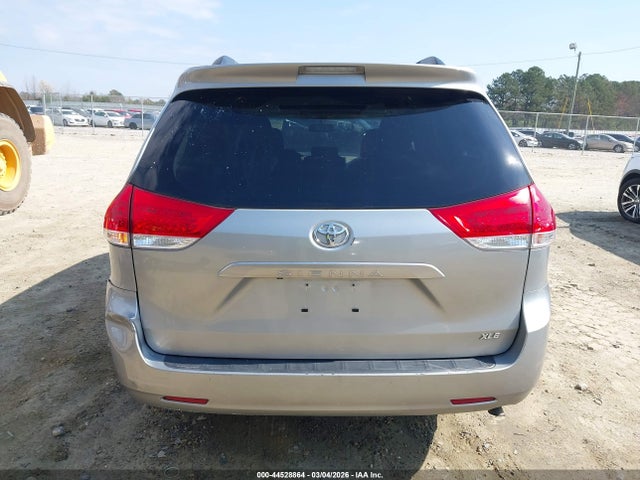 Toyota Sienna Xle V6 8 Passenger