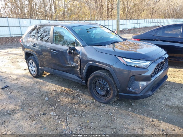 Salvage Toyota RAV4 Image