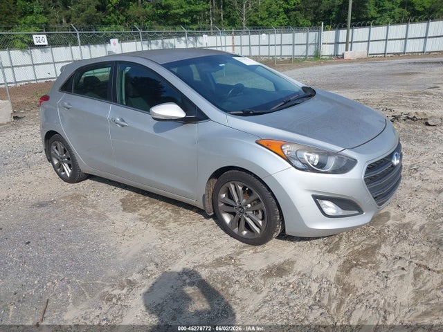 Salvage Hyundai ELANTRA Image