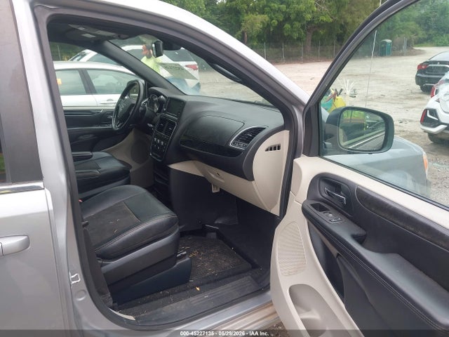 Dodge Grand Caravan Sxt