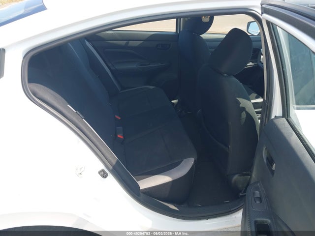Nissan Versa 1.6 S