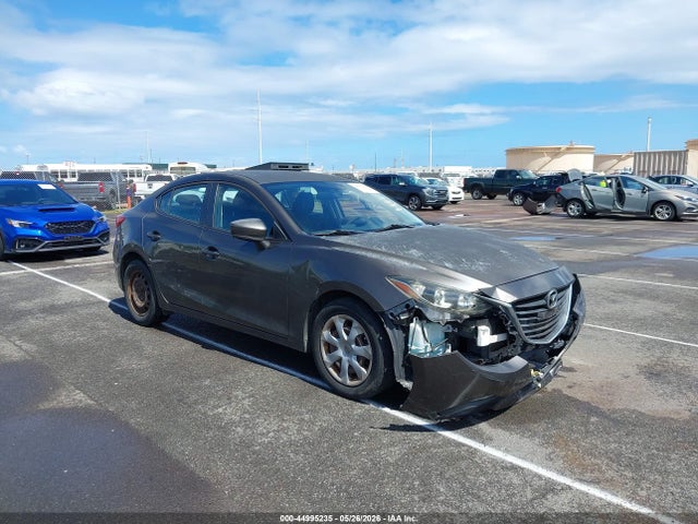 Salvage Mazda Mazda3 Image