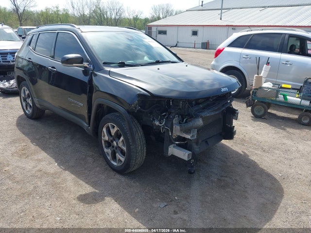 Salvage Jeep Compass Image