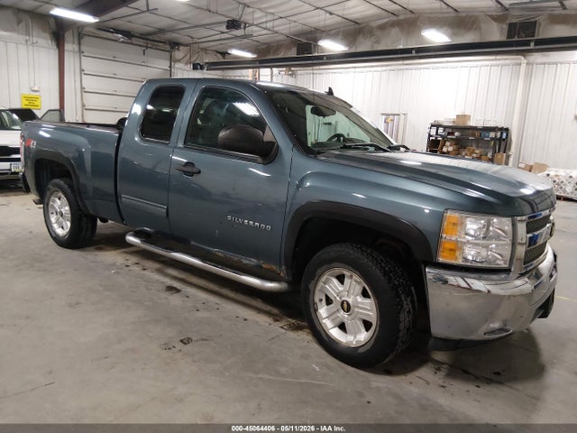 Salvage Chevrolet Silverado 1500 Image