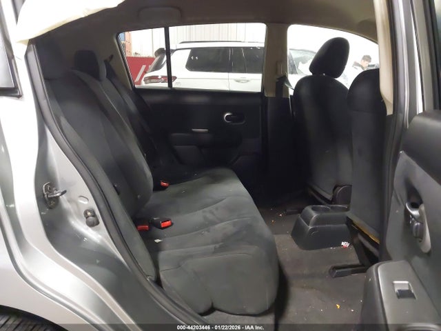 Nissan Versa 1.8s