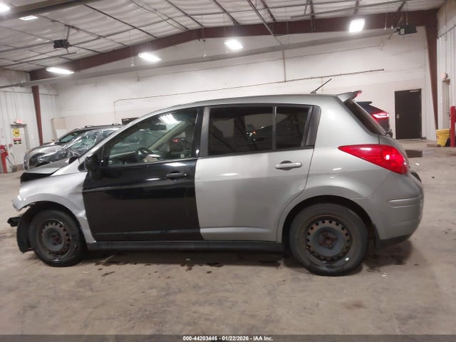 Nissan Versa 1.8s