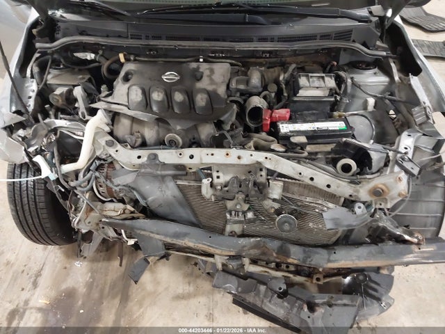 Nissan Versa 1.8s