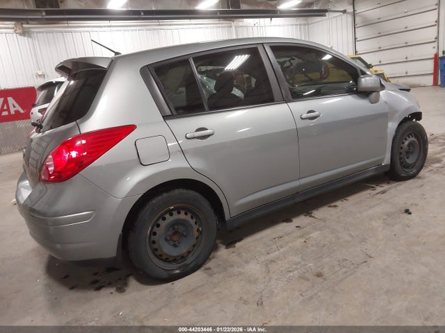 Nissan Versa 1.8s