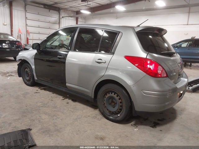 Nissan Versa 1.8s