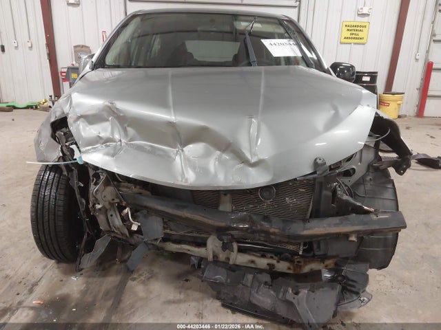 Nissan Versa 1.8s