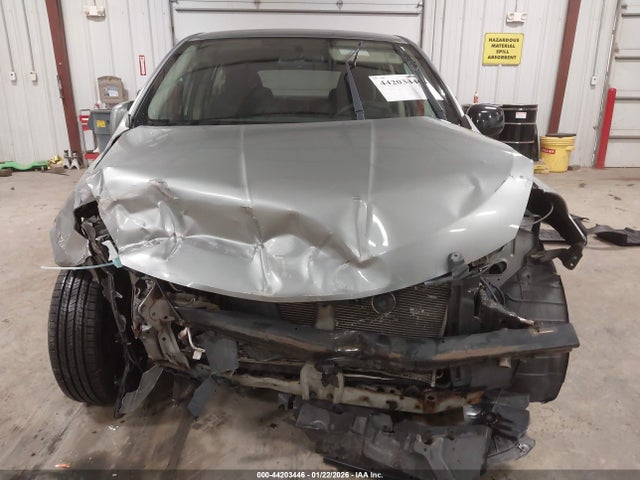 Nissan Versa 1.8s