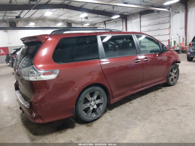 Toyota Sienna Se Premium 8 Passenger