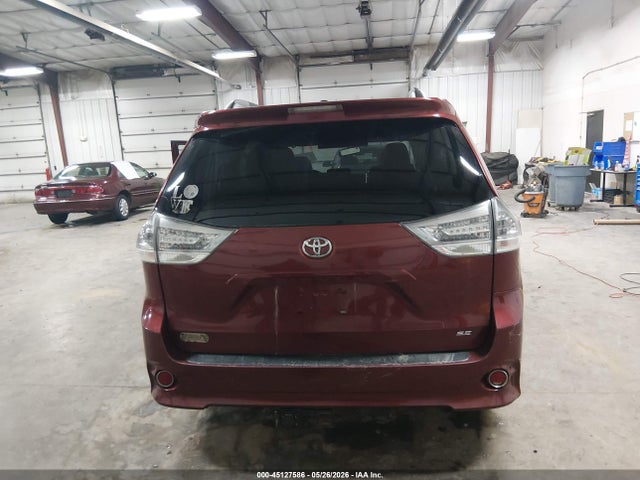 Toyota Sienna Se Premium 8 Passenger