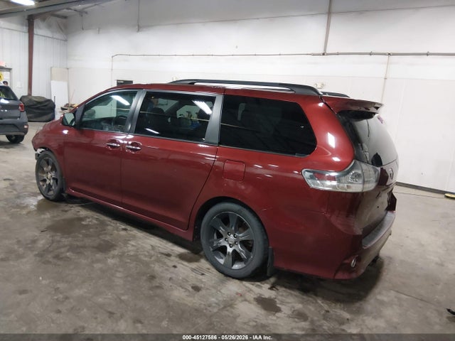 Toyota Sienna Se Premium 8 Passenger