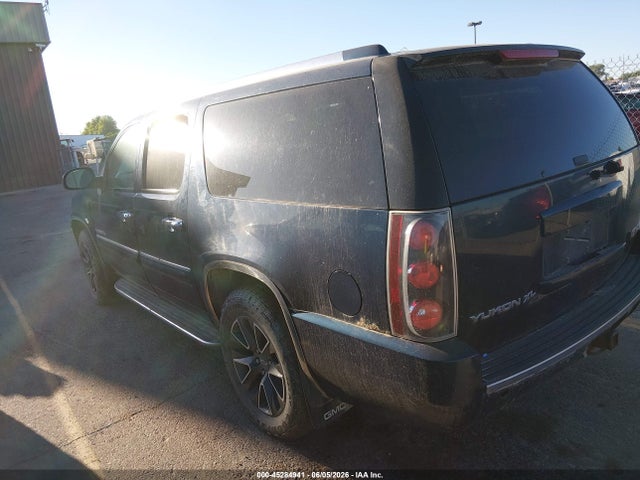 GMC Yukon Denali
