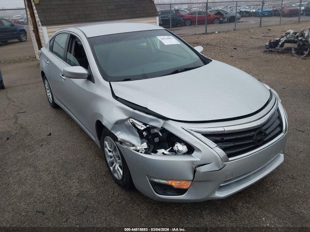 Salvage Nissan Altima Image
