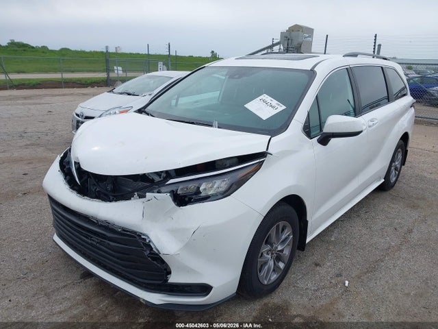 Toyota Sienna Le