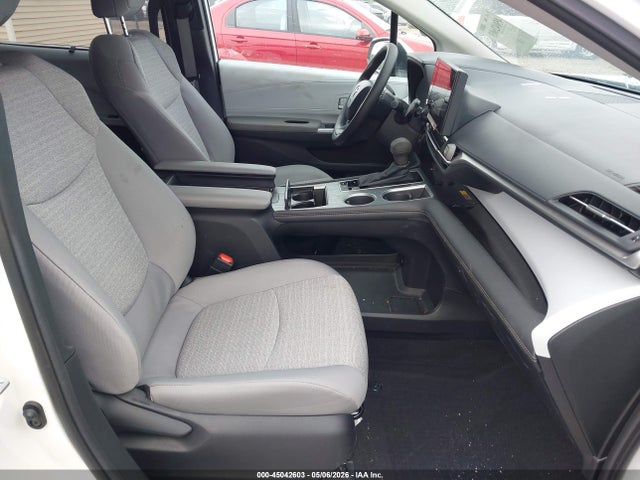 Toyota Sienna Le