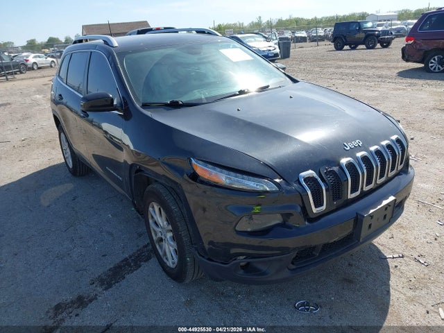 Salvage Jeep Cherokee Image