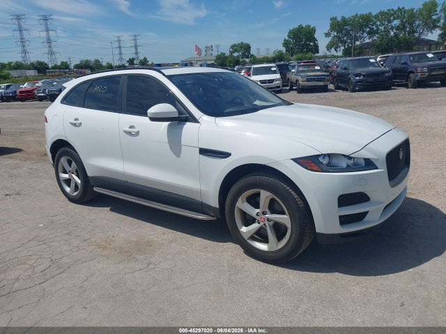 Salvage Jaguar F-PACE Image