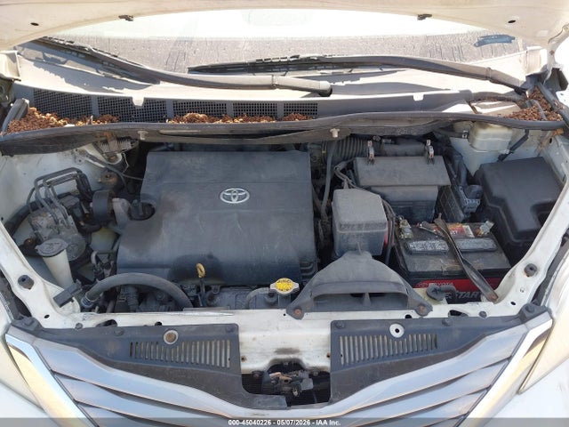 Toyota Sienna Xle 8 Passenger
