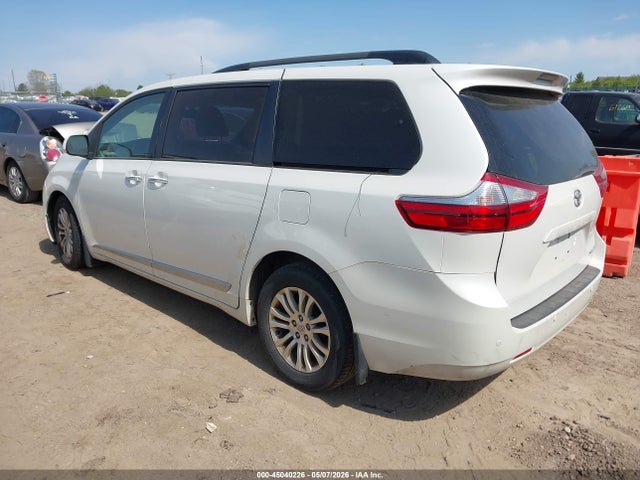Toyota Sienna Xle 8 Passenger
